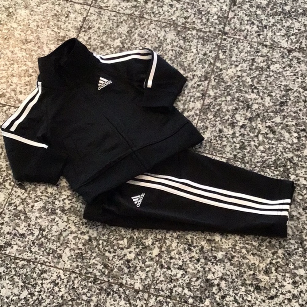 Adidas Jogging Suit